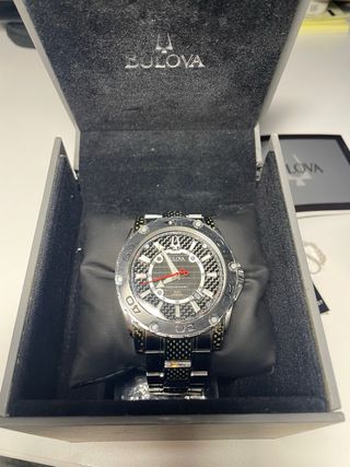 Reloj Bulova Precisionist Acero y Carbono.