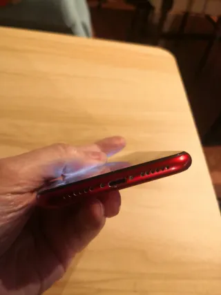 iPhone XR Rosso libero da iCloud