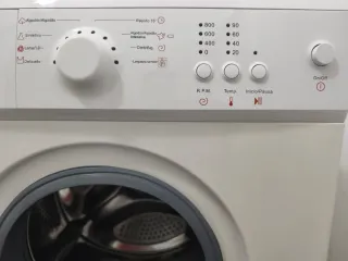 Lavadora Blanca Carga Frontal