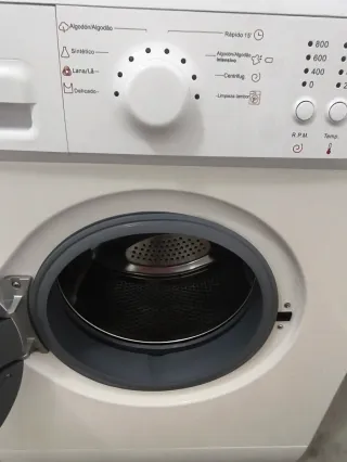 Lavadora Blanca Carga Frontal