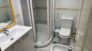 Se alquila habitación en piso compartido