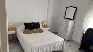 Se alquila habitación en piso compartido