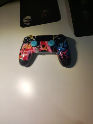Mando PS4 Graffiti,funciona.Entrega/Envio