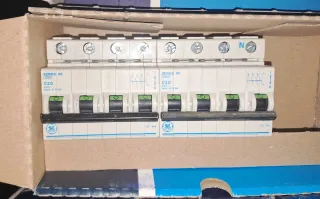 Material electrico: PIA, DIFERENCIAL, RELOJ orbis