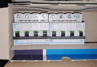 Material electrico: PIA, DIFERENCIAL, RELOJ orbis