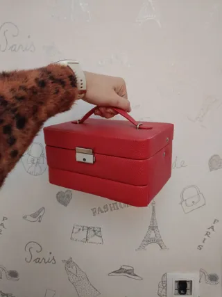 Joyero rojo y GRATIS el pequeño joyero de FESTINA