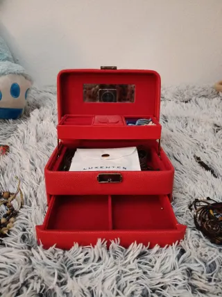 Joyero rojo y GRATIS el pequeño joyero de FESTINA