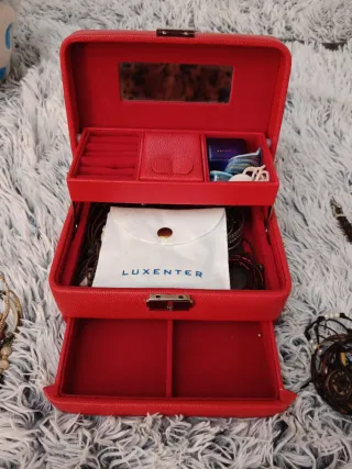 Joyero rojo y GRATIS el pequeño joyero de FESTINA