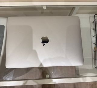 MacBook Retina 13” 2019 Plata