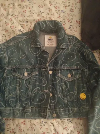 Chaqueta vaquera Smiley Pull&Bear Talla XS