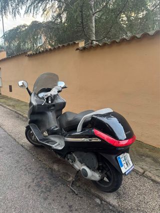 Piaggio X8 Negra