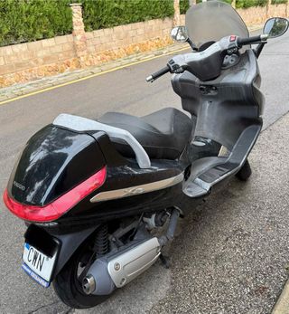 Piaggio X8 Negra