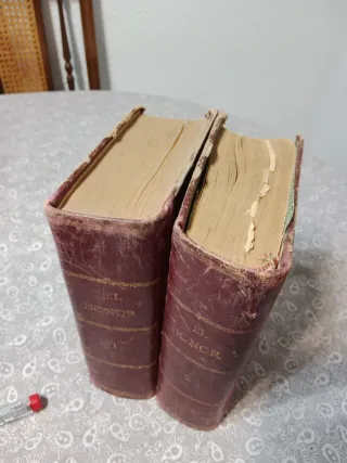 Libro antiguo colección de EL HONOR