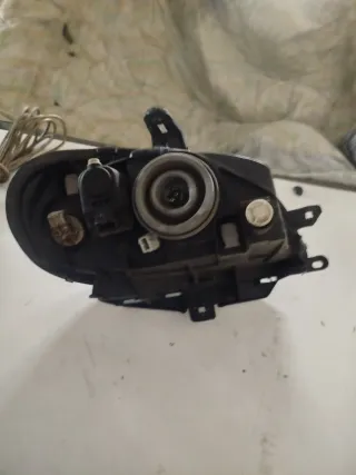 Faro Izquierdo Citroen Saxo Fase 2