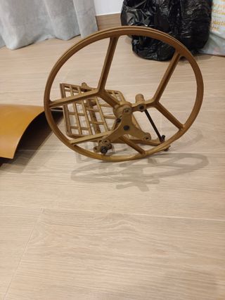 Rueda y pedal máquina coser Alfa antigua