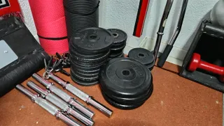 Barra de gimnasio y accesorios