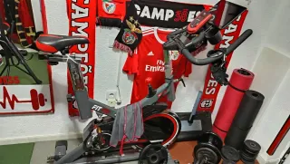 Barra de gimnasio y accesorios