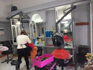 Se traspasa Peluqueria.