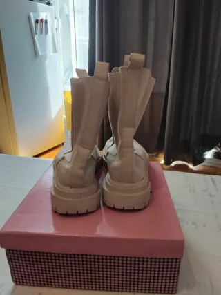 Botines Bershka beige
