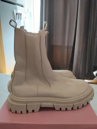 Botines Bershka beige