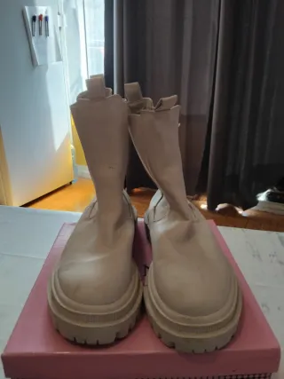 Botines Bershka beige