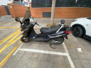Piaggio 125cc Maxi Scooter Automática de 2007