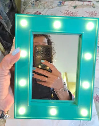 Specchio da trucco con luci