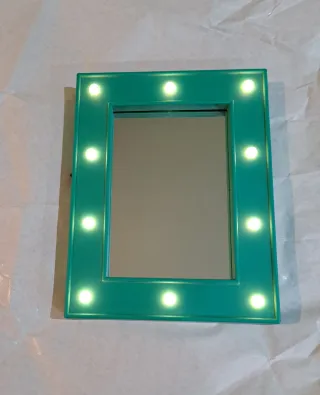 Specchio da trucco con luci