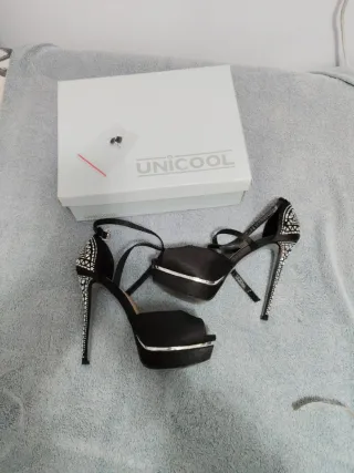 Zapatos de fiesta UNICOL negros y plateados