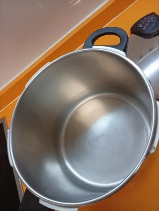 Olla espres Monis 6 litros 25 euros