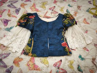 TRAJE FALLERA NIÑA: FALDA, 3 CORPIÑOS Y MANTELETAS