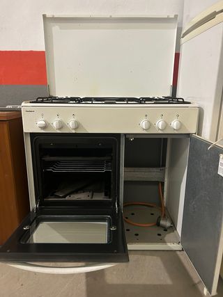 Cocina de gas con horno