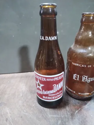 Bottiglie di Birra Vintage Damm e El Águila