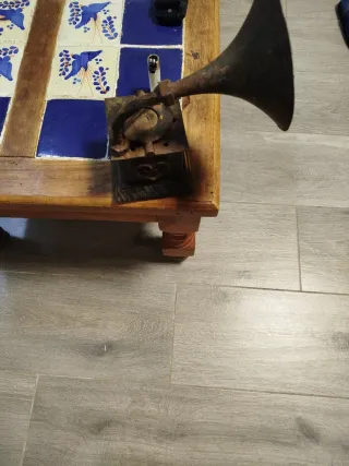 Gramófono antiguo caja música vintage