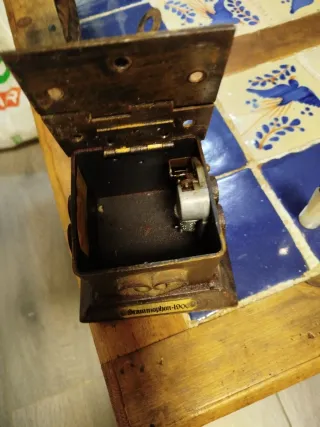 Gramófono antiguo caja música vintage