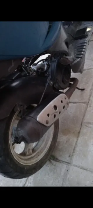 Moto Scooter Azul y Negra Suzuki katana 49cc