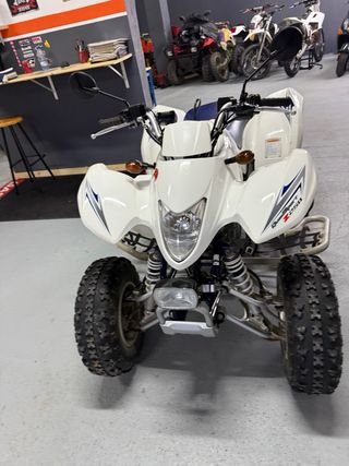 Suzuki LTZ 250 Quad Blanco y Azul