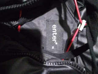 Abrigo acolchado negro