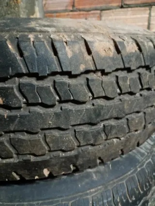 Llanta todoterreno desplazada