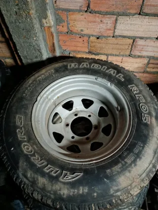 Llanta todoterreno desplazada