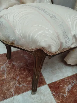 Juego de 2 sillas y mesa auxiliar