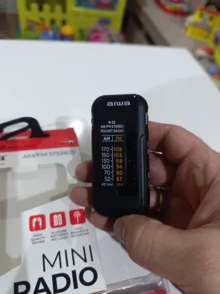 Aiwa R-22BK Mini Radio AM/FM Estéreo