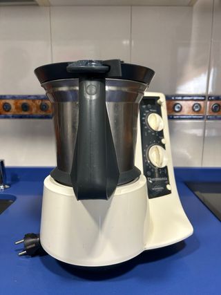 Thermomix TM21 con accesorios y manual