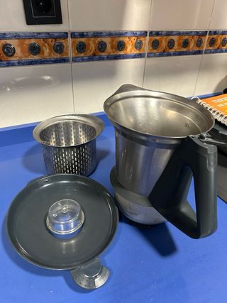 Thermomix TM21 con accesorios y manual