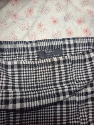 Falda de cuadros blanco y negro