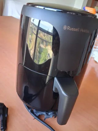 Freidora de aire Russell Hobbs, para piezas.