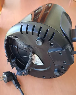 Freidora de aire Russell Hobbs, para piezas.