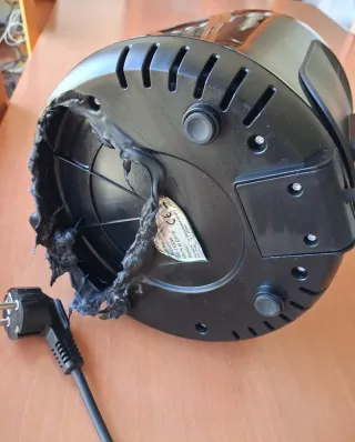 Freidora de aire Russell Hobbs, para piezas.