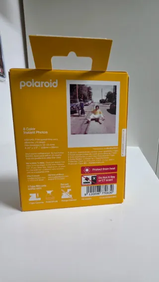 Polaroid Now Cámara Instantánea + Film