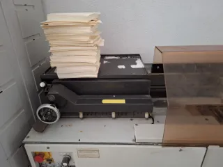 Impresora OKI C9655, guillotina y encoladora